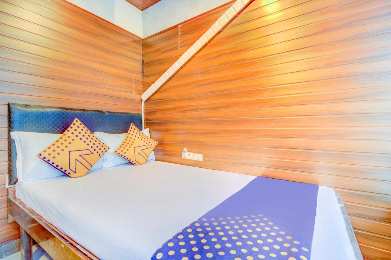 Oyo 70661 Hotel Al Makkah Managed By Hotel Paris - Mumbai, Mumbai